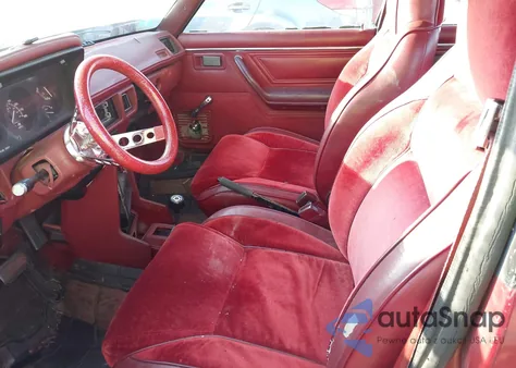 1989 Plymouth Horizon Expo z USA, uszkodzony, nr VIN 1P3BL18D0KY431472